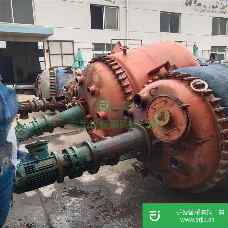 山東出售二手五噸內(nèi)盤管反應釜