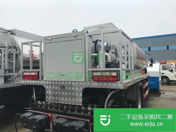 湖北出售二手東風多利卡5噸瀝青灑布車