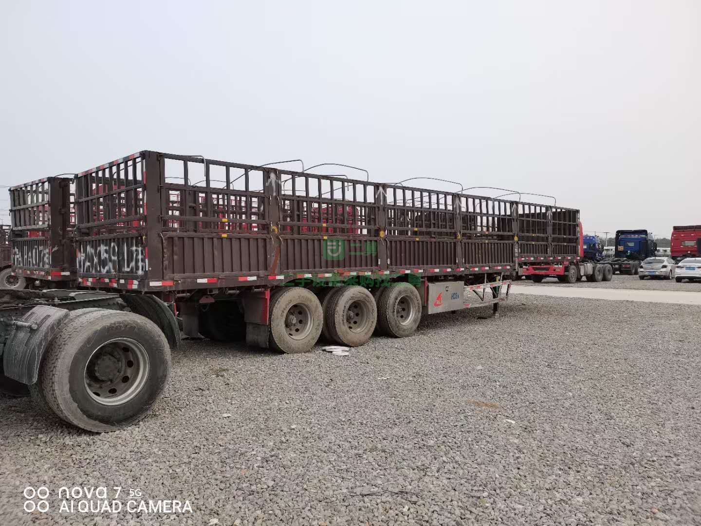 出售一臺19年花籃半掛車2.55米寬半掛車，13米長