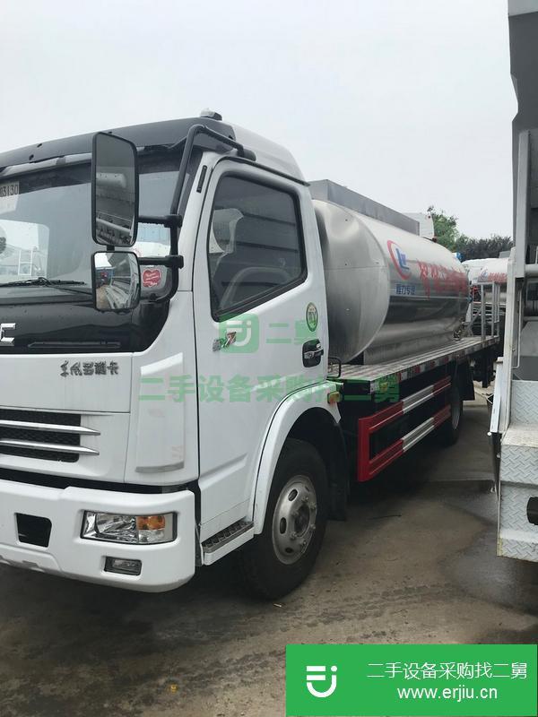 湖北出售二手東風多利卡5噸瀝青灑布車