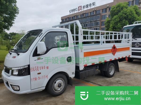 新疆出售二手4.2米東風低欄板氣瓶運輸車