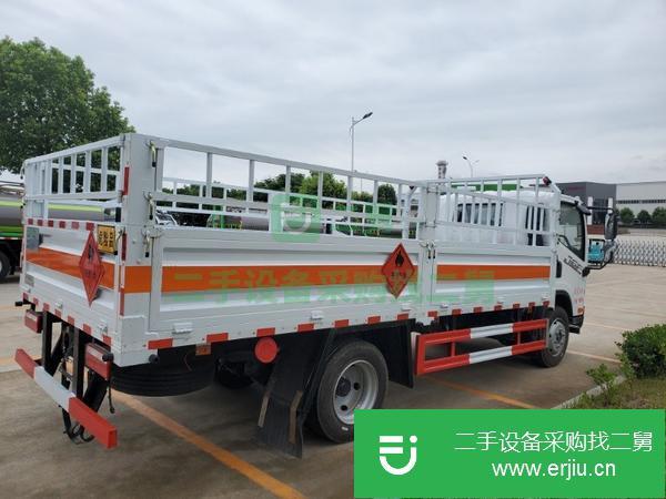 新疆出售二手4.2米東風低欄板氣瓶運輸車