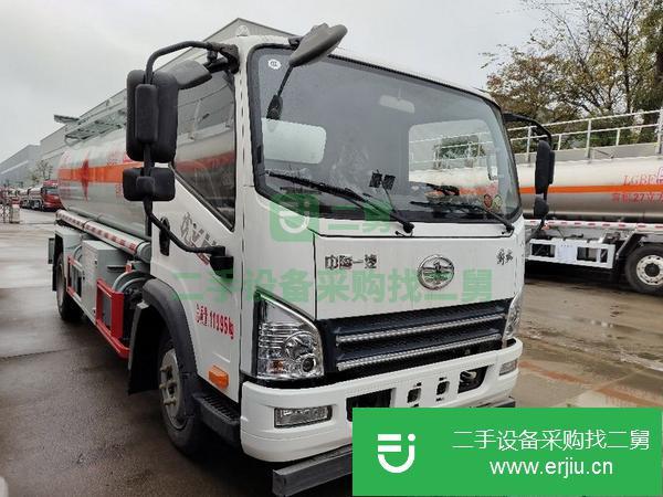 廣西出售二手解放9噸油罐車大柴150馬力發(fā)動(dòng)機(jī)