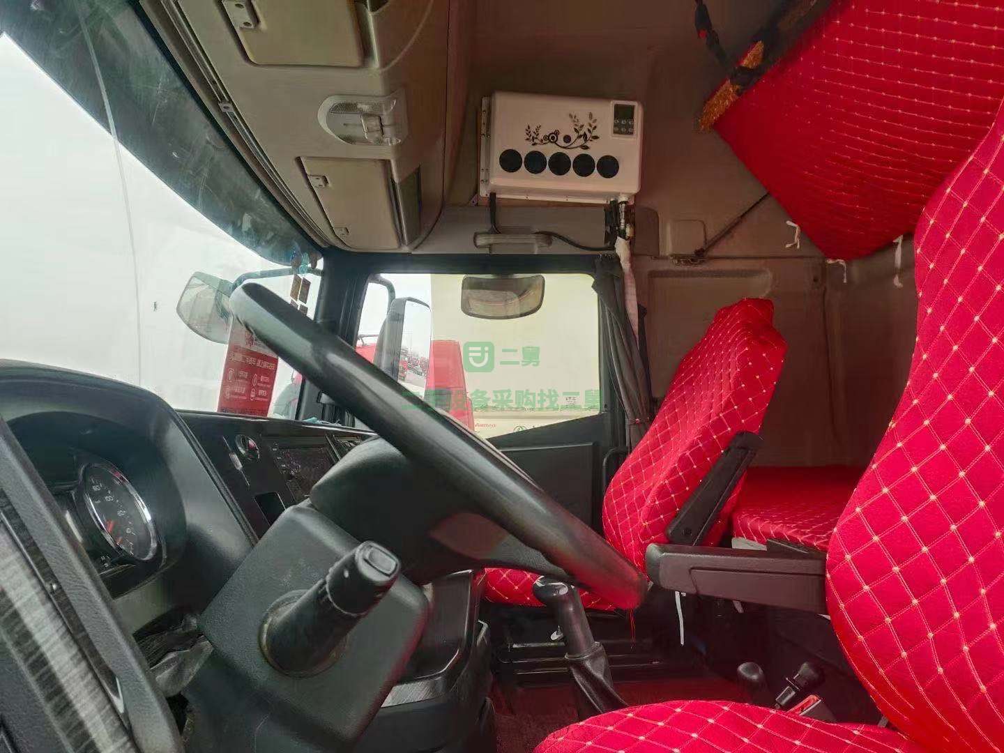 出售一臺18年上戶JH6 牽引車  價格不高