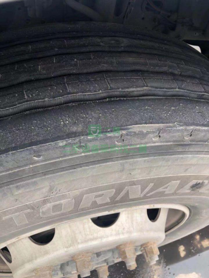 出售汕德卡三年正全保險，540馬力國五排放雙驅牽引車，車況精品