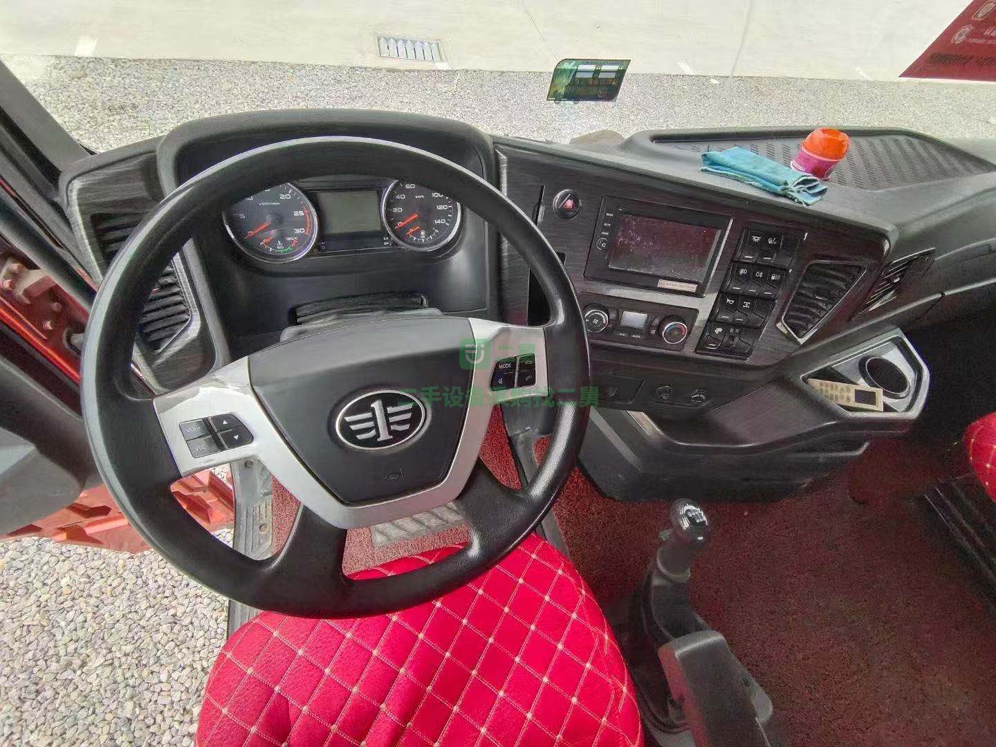 出售一臺18年上戶JH6 牽引車  價格不高