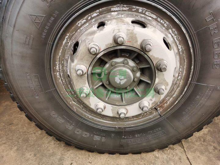 出售豪沃380馬力前四后八自卸車，箱長8.6米，國五