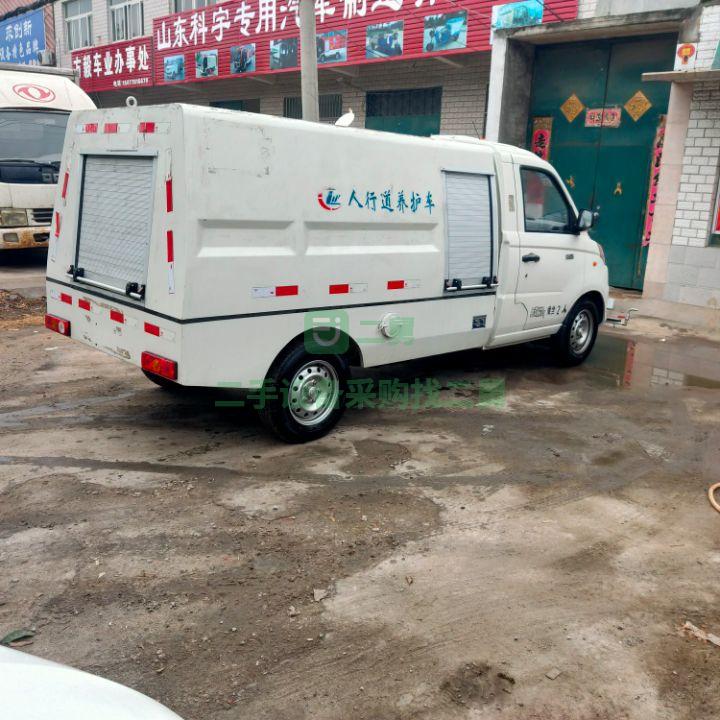 出租19年長安人行道養(yǎng)護車3方高壓路面清洗車