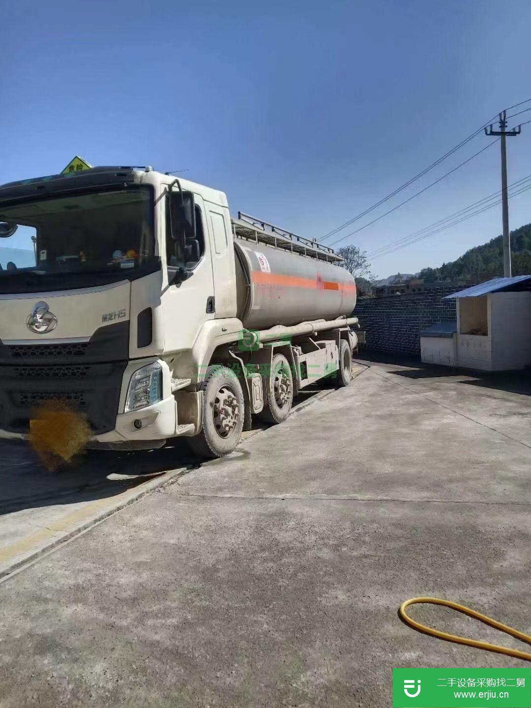 湖北出售二手油罐車240馬力