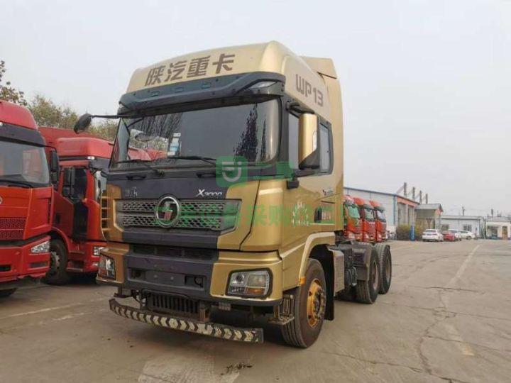 出售九成新以上的德龍550馬力重體車型牽引車