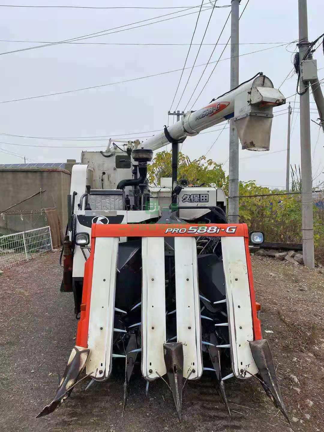 出售一臺久保田588-G型號收割機