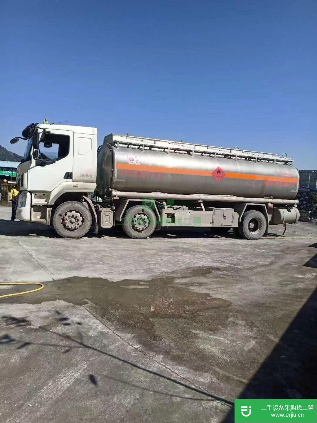 湖北出售二手油罐車240馬力