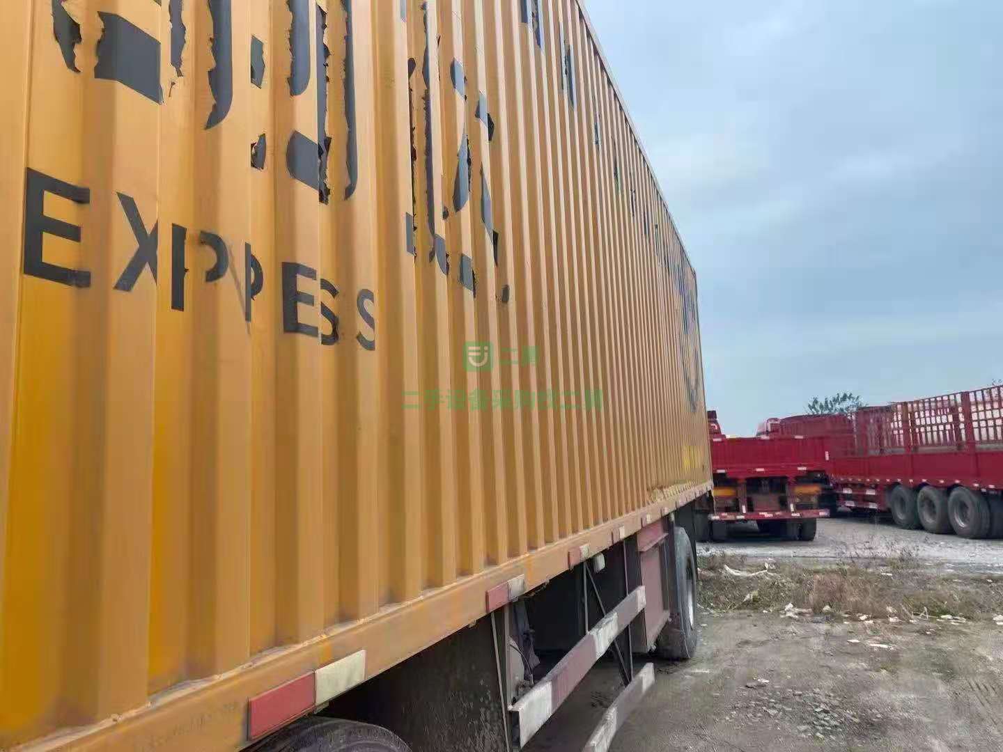 出售一臺乘龍廂式車貨車，國五排放量，240馬力