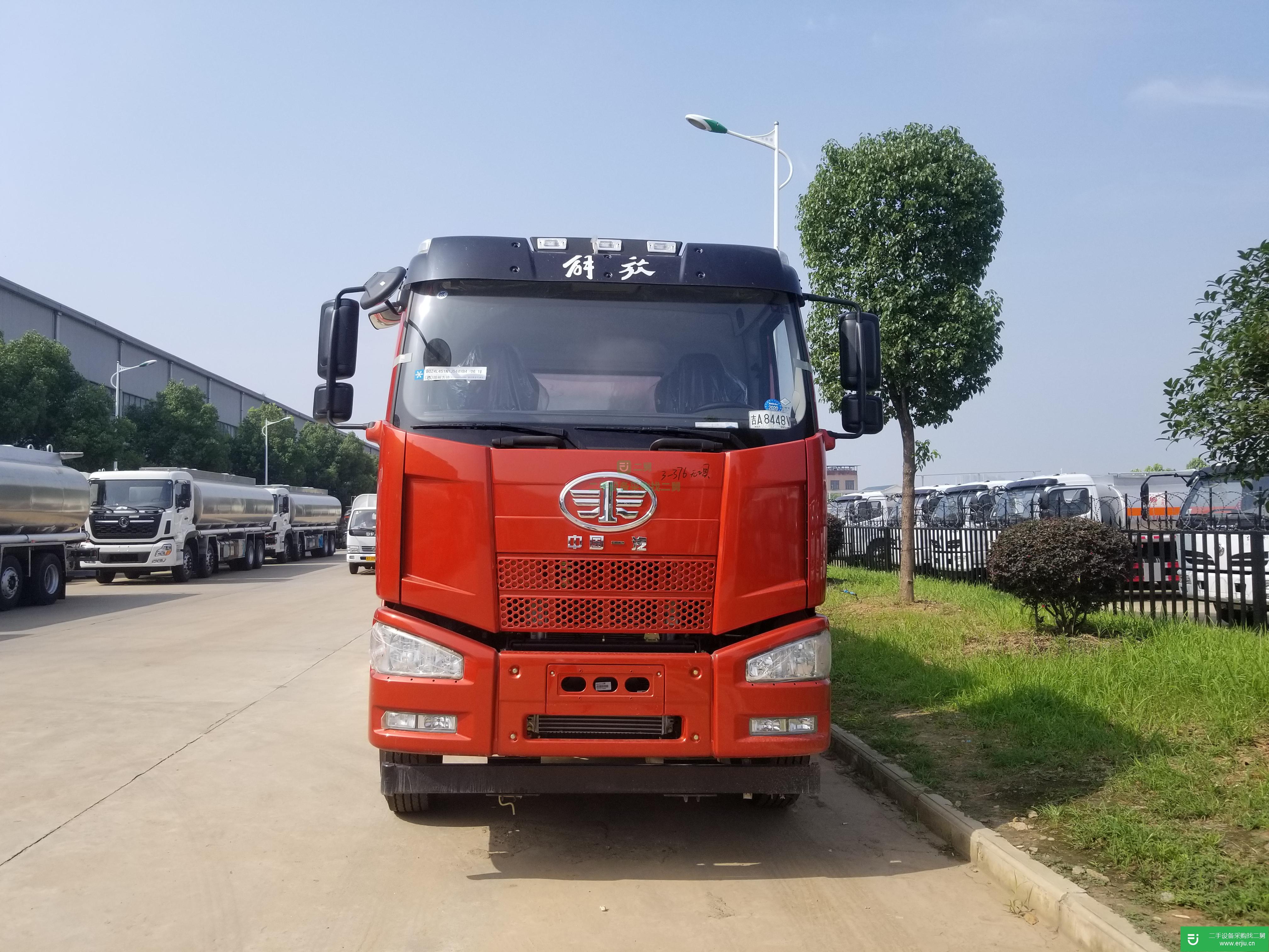 湖北出售二手320馬力油罐車