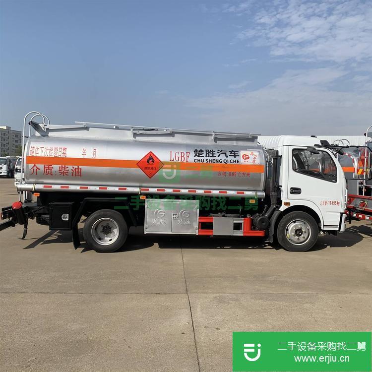 湖北出售二手東風8噸油罐車國六朝柴發(fā)動機125kw