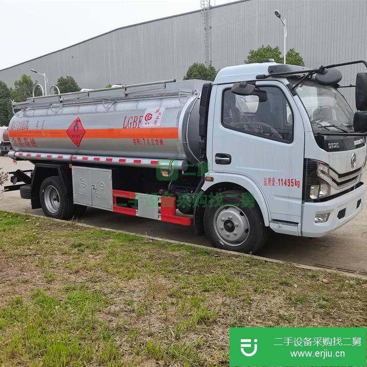 湖北出售二手東風8噸油罐車國六朝柴發(fā)動機125kw