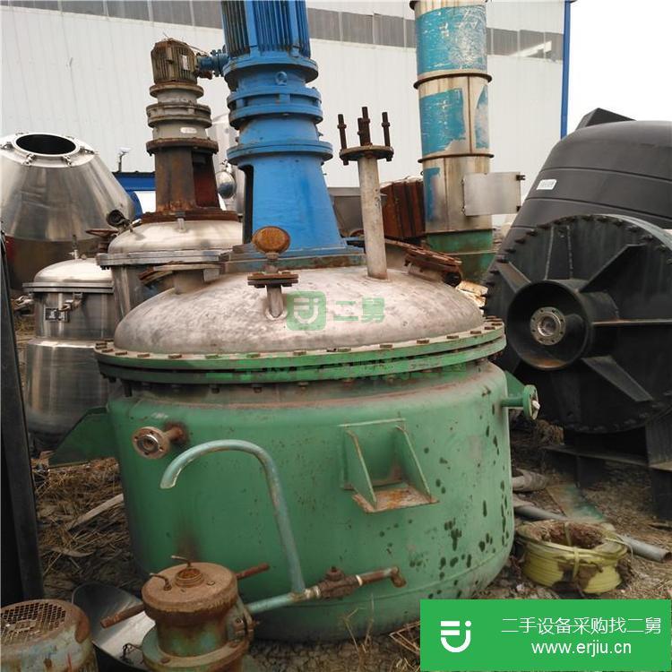 山東出售二手5噸搪瓷反應(yīng)釜