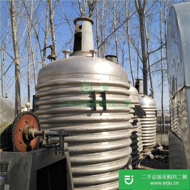 山東出售二手5噸搪瓷反應(yīng)釜