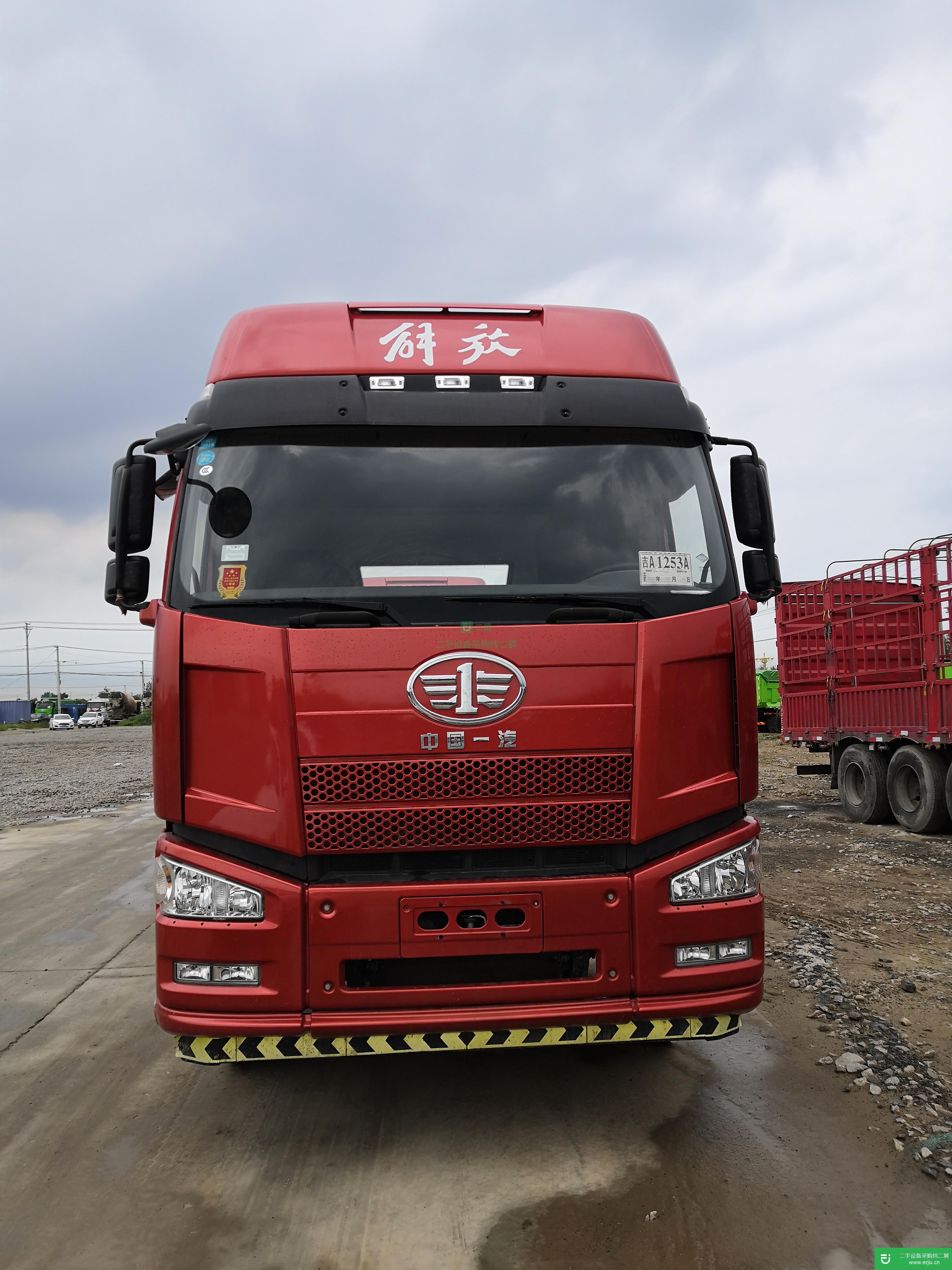 山東出售二手一汽解放350馬力牽引車
