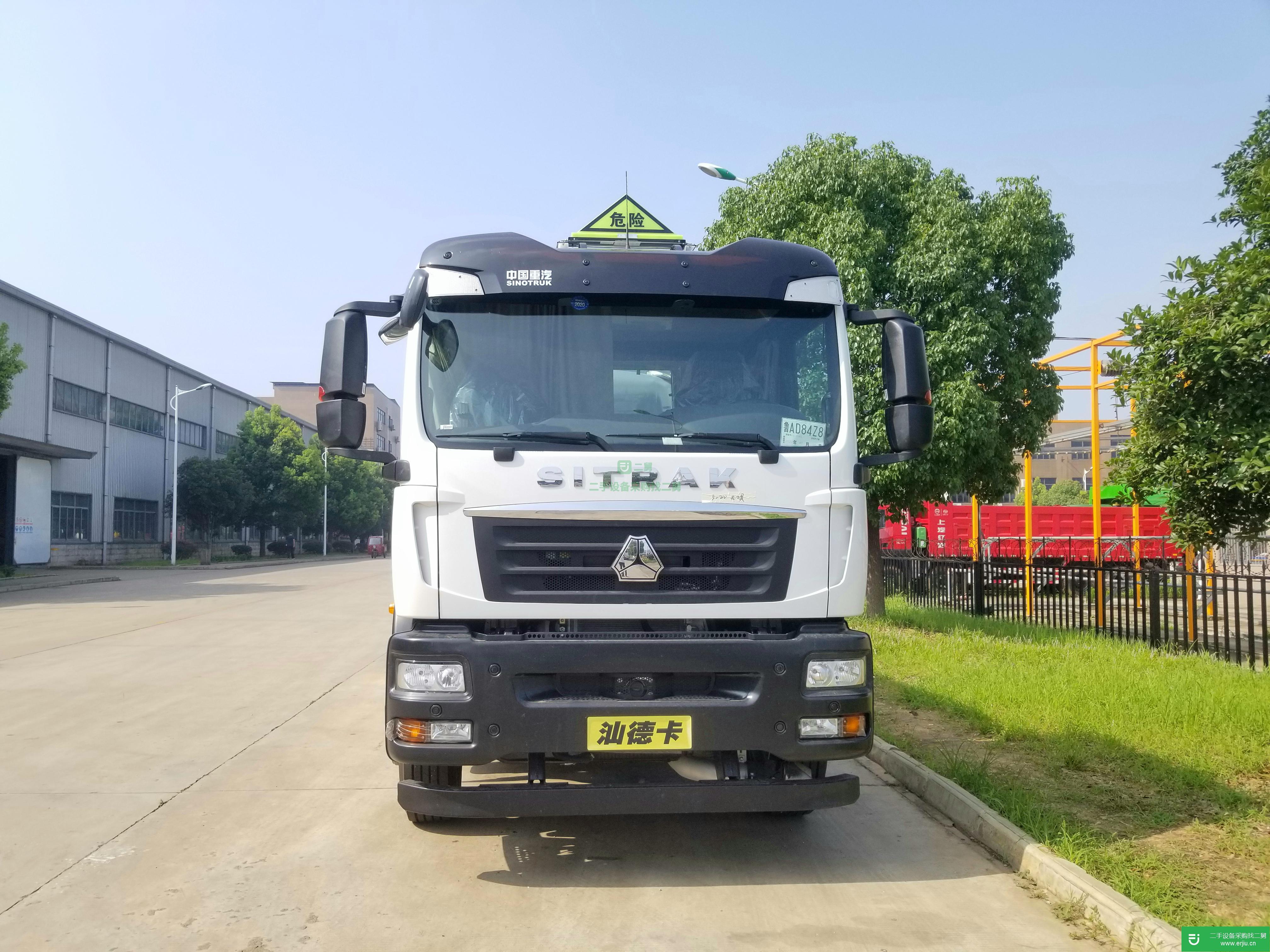 湖北出售二手重汽汕德卡340馬力油罐車