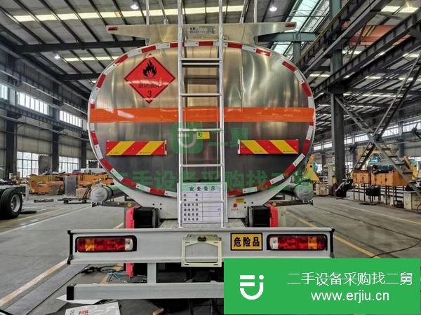 河北出售二手重汽豪沃后八輪鋁合金油罐車