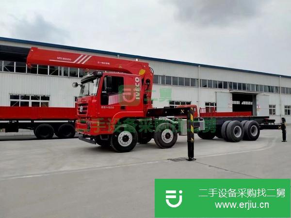 湖北出售二手上汽紅巖前四后八隨車吊上裝三一14噸5節(jié)臂