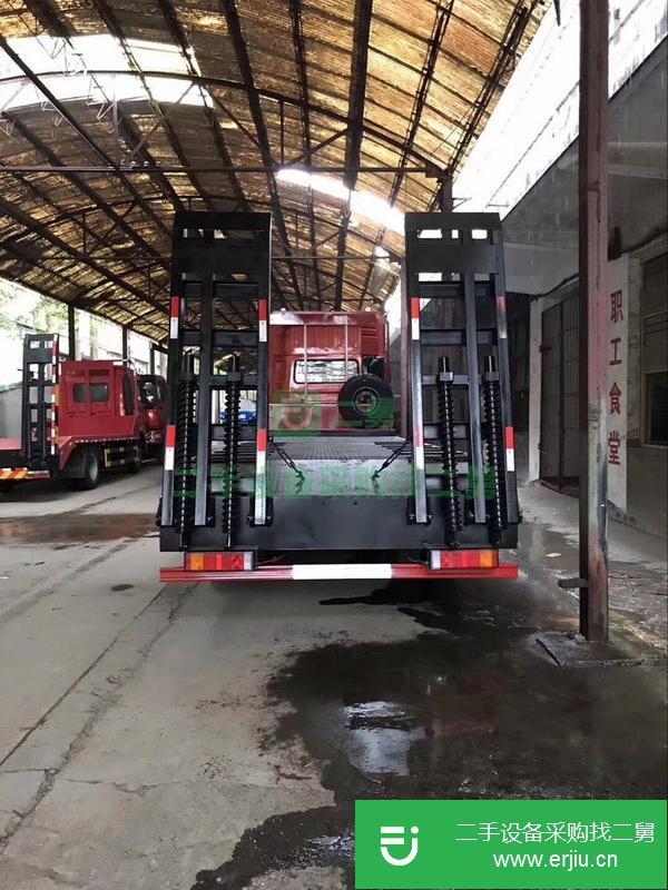 山東出售二手東風(fēng)前四后八平板運(yùn)輸車