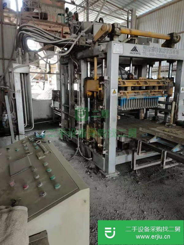 山東出售二手群峰10型制磚機