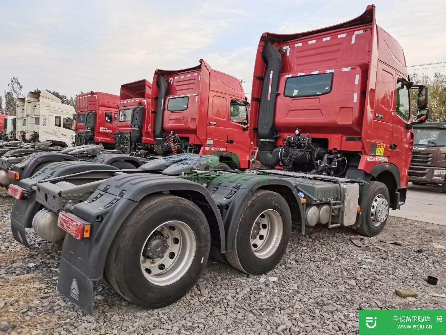 山東出售二手重汽豪沃540馬力牽引車