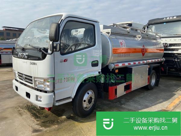 內蒙古出售二手東風多利卡5噸油罐車萬里揚5檔變速箱容積6.5方玉柴115馬力發動機包上戶可分期