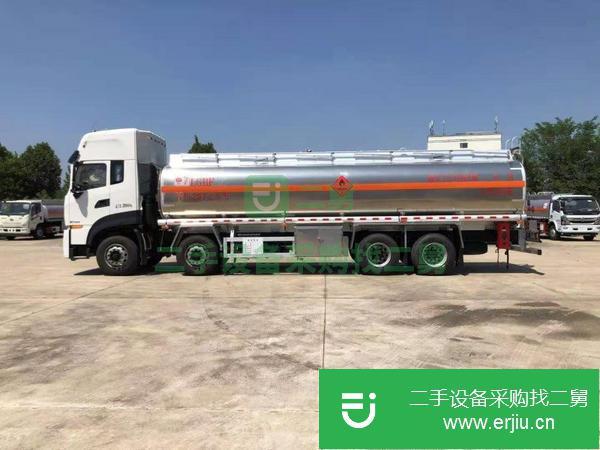 福建出售二手東風天龍前四后八高頂雙臥陜齒12檔國六油罐車龍擎350馬力發動機