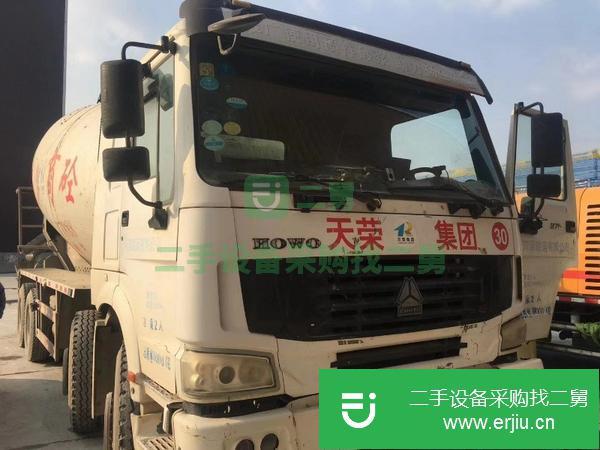 福建出售二手豪沃大18方攪拌車 車況精品,審車到2021年10月份,全車輪胎8層新,可以提檔,可以協議