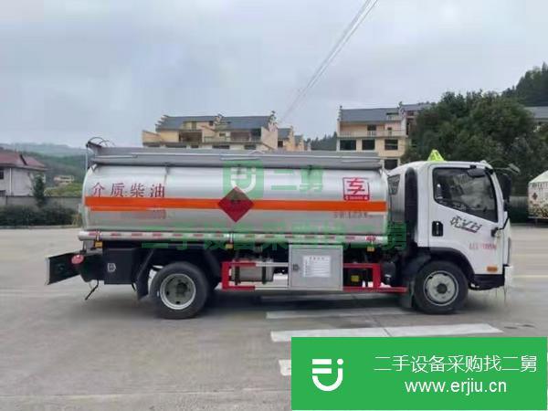 浙江出售二手8噸油罐車6檔濰柴140馬力