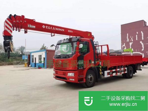 湖北出售二手隨車吊配宏昌天馬八噸五節臂吊機