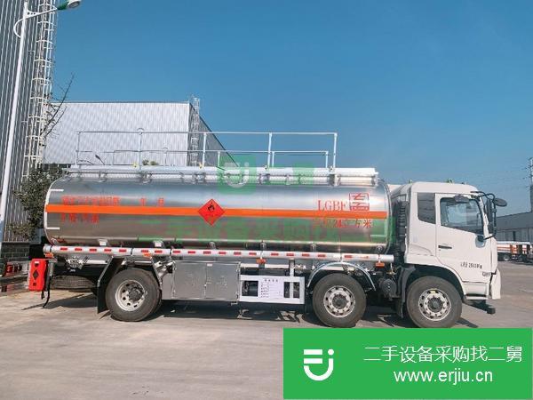 河北出售二手小三軸油罐車包上牌分期康明斯220馬力發動機大同7檔變速箱