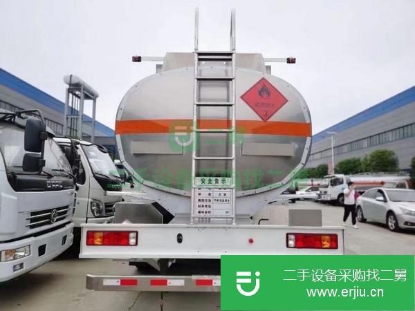 四川出售二手重汽前四后八油罐車德國曼340馬力發動機重汽9檔變速箱8氣囊