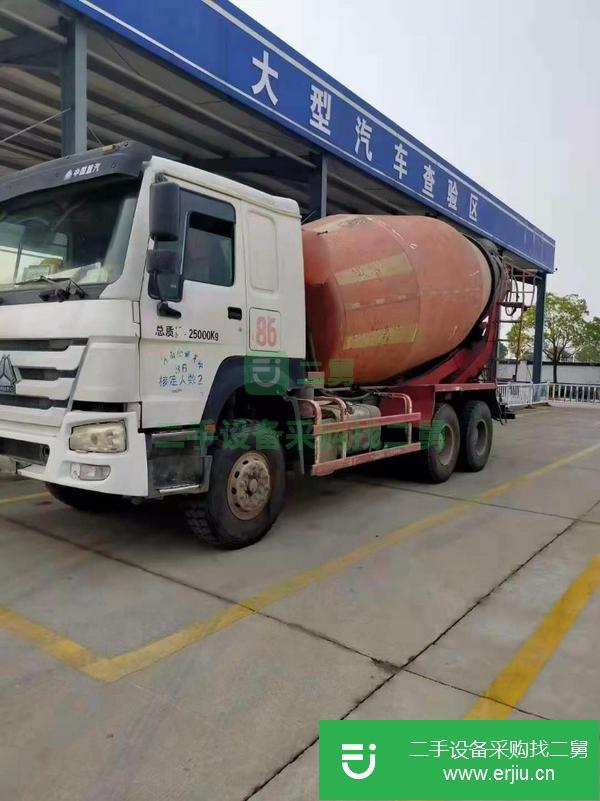 云南出售二手大12方豪沃國(guó)四攪拌車(chē)