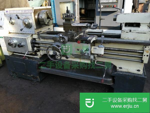 江蘇出售二手1米臥式車床,導(dǎo)軌光潔如新,原版原漆。