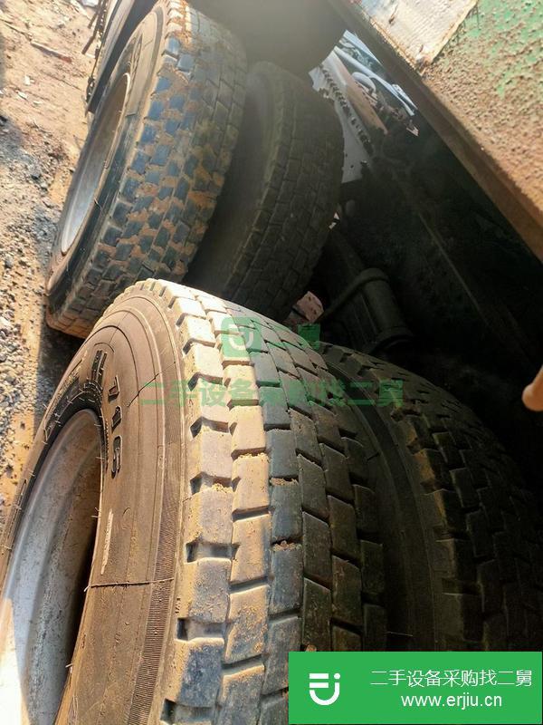 江蘇出售解放牽引車。400馬力手續(xù)在手