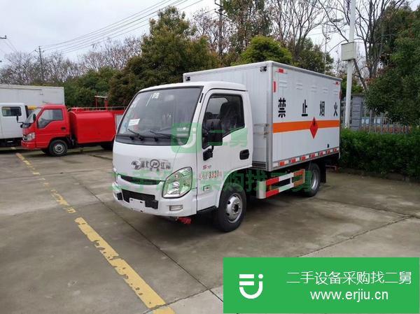 湖北出售二手液體廂式運輸車蒙沃MG70.5.檔柳機汽油112馬力國六危化底盤