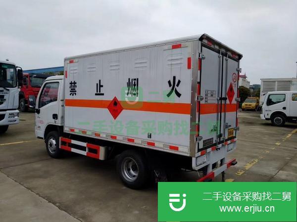湖北出售二手液體廂式運輸車蒙沃MG70.5.檔柳機汽油112馬力國六危化底盤