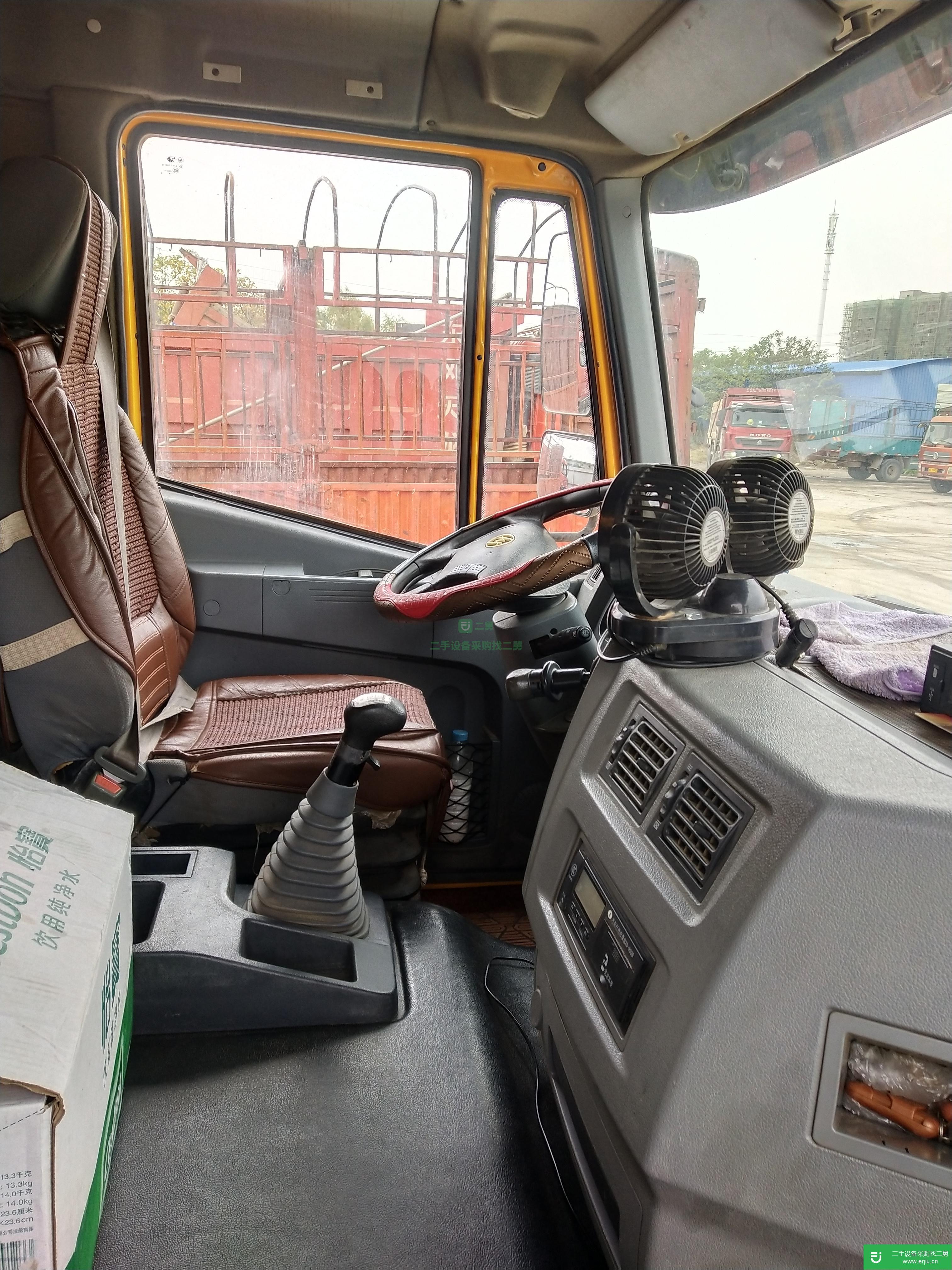 湖北出售二手上汽紅巖336馬力自卸車