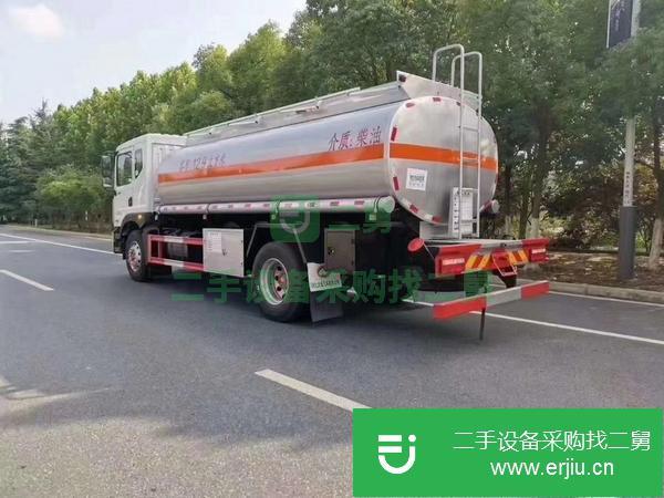 湖北出售二手東風12噸油罐車康明斯180馬力