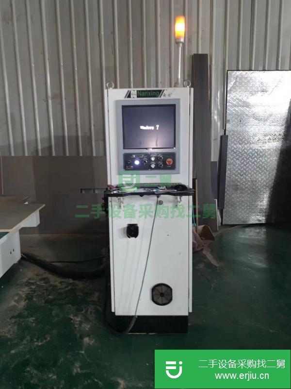 上海出售二手雙臺面下料機(jī)