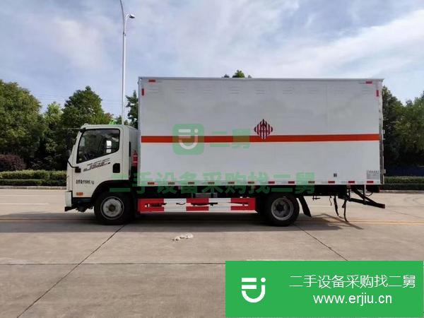 湖北出售二手解放易燃固體廂式運輸車