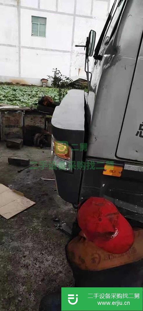貴州出售二手中聯(lián)12噸國五吊車車況精品無事故