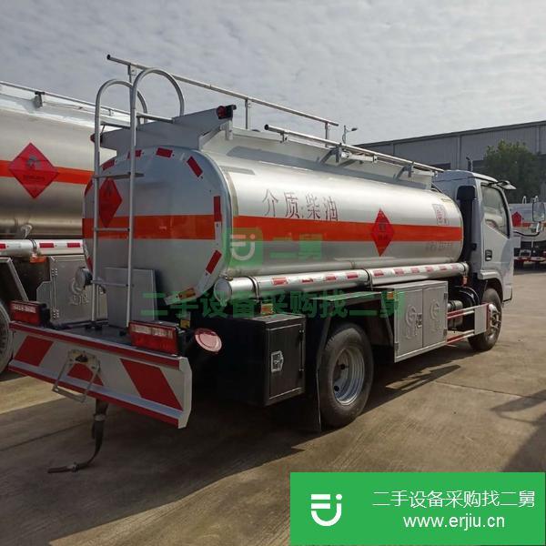 新疆出售二手東風(fēng)多利卡5噸115馬力油罐車