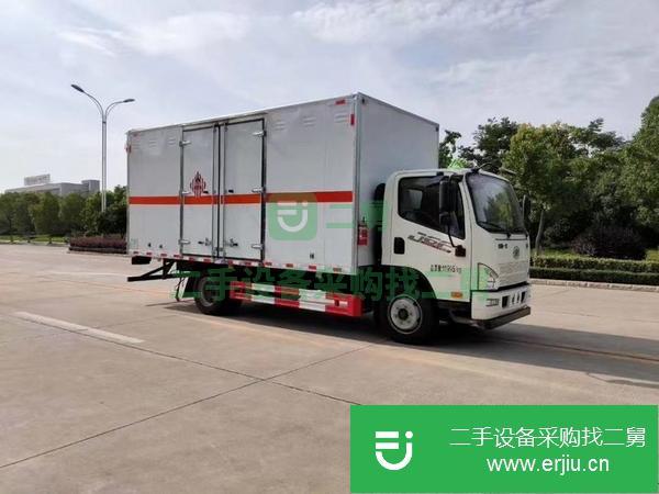 湖北出售二手解放易燃固體廂式運輸車
