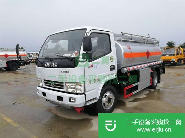 新疆出售二手東風多利卡8噸油罐車