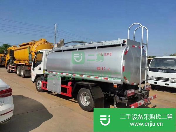 江蘇出售二手江淮朝柴117馬力油罐車